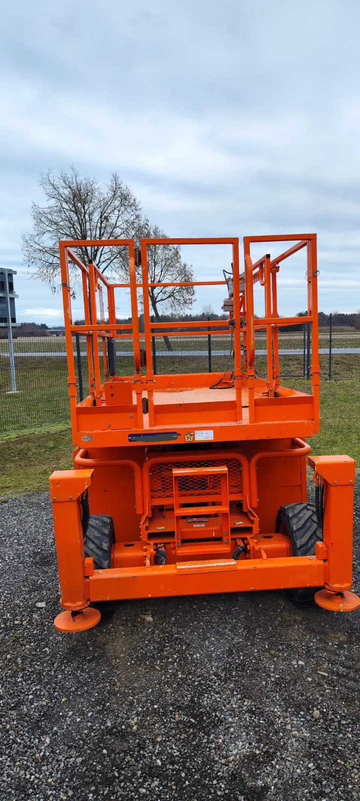 Terenska izvedba s robusnim gumama